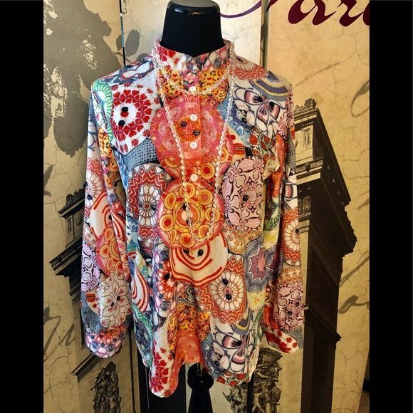 Beautiful lightweight blouse size large - Picture 1 of 2
